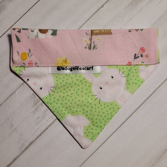 Easter Bunnies Egg Hunt pink/grass Scarf