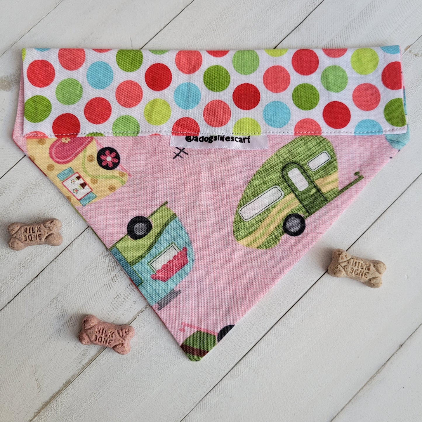 Retro Trailers with Polka Dots Collar Scarf