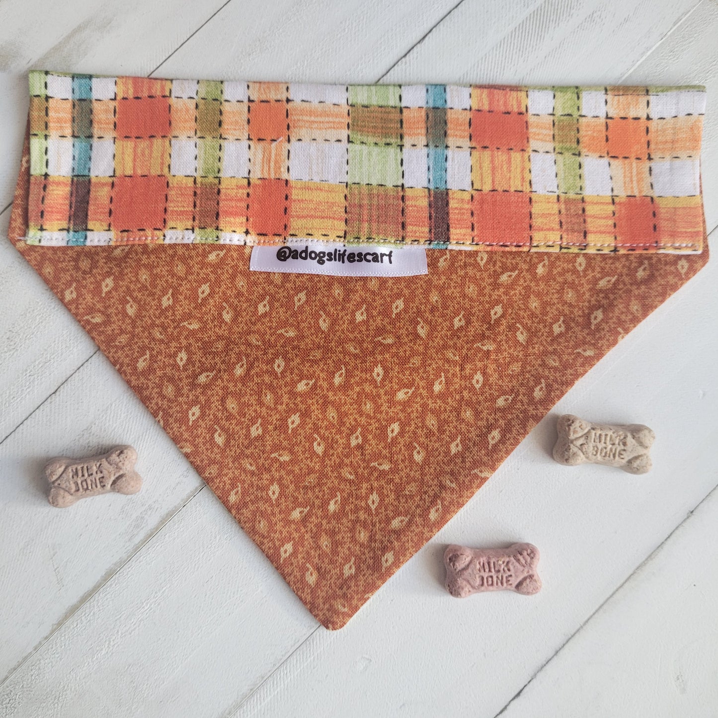 Stitched Plaid Leaves Collar Scarf