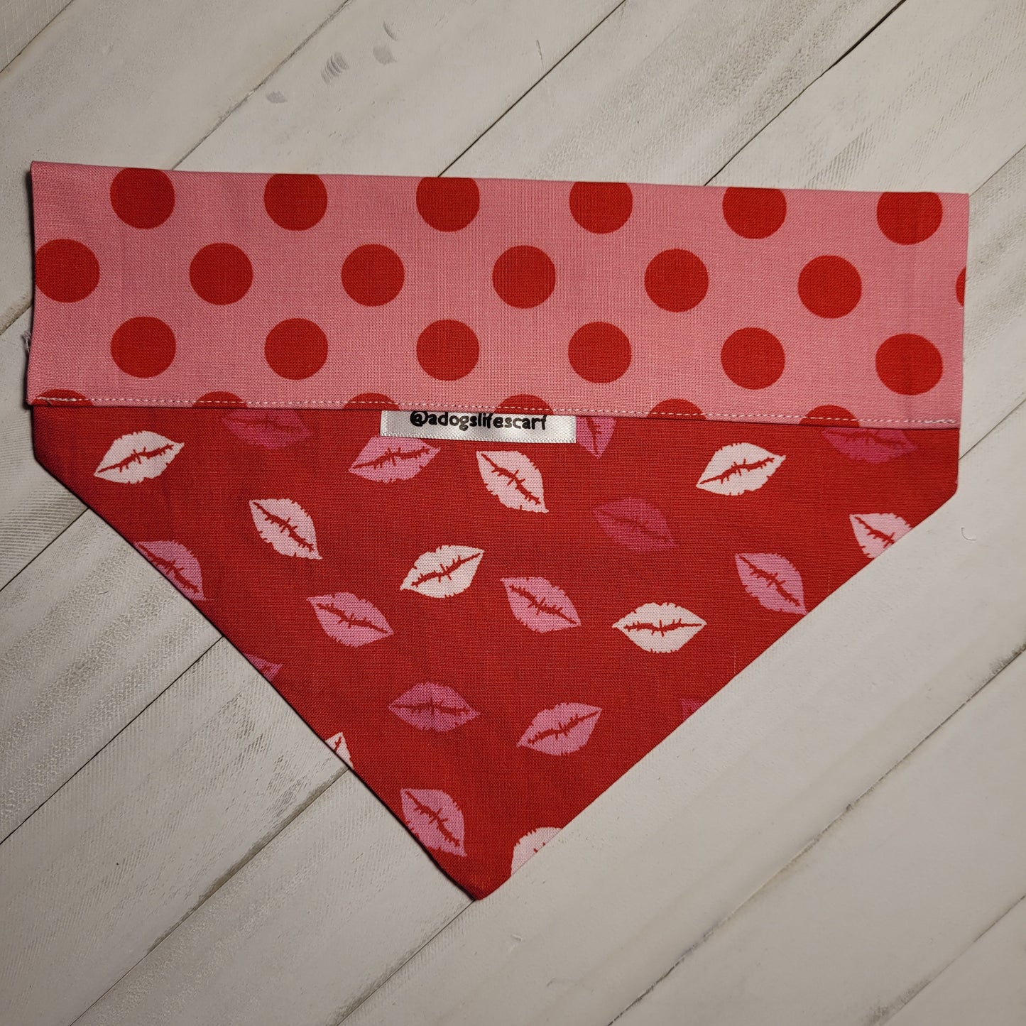 Kiss Kiss Valentine's Scarf