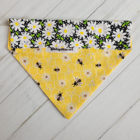 Honeybees & Daisies Scarf